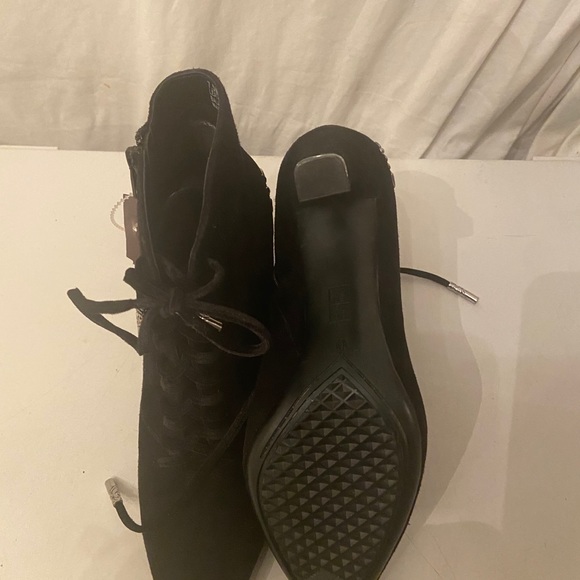 Aerosoles black suede ankle booties 7.5 NWT - Picture 5 of 6
